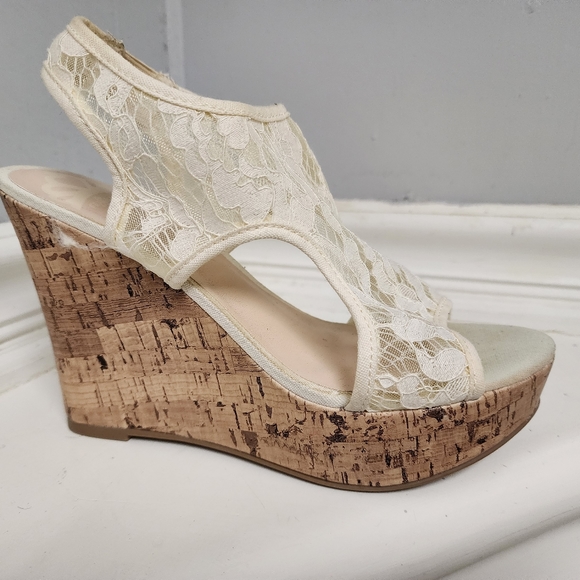 Women's Lace Wedges - Picture 6 of 7